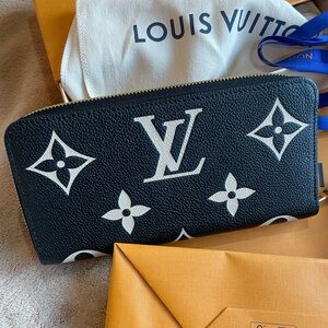 Louis Vuitton Black and White Monogram Wallet